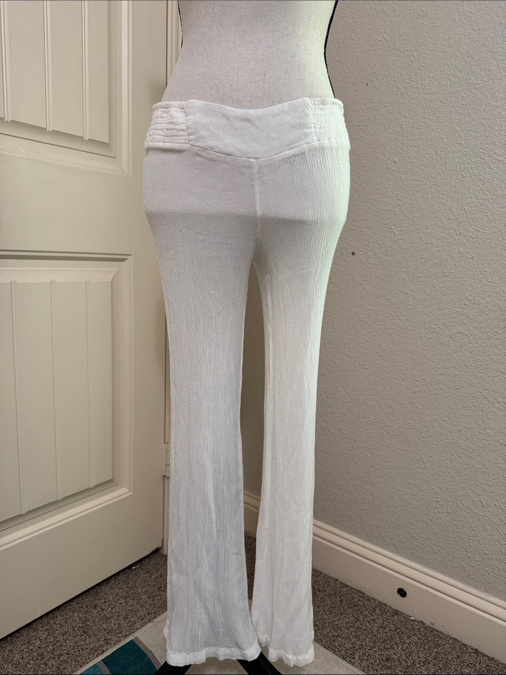 Mia Chica White Textured Wide-Leg Pants